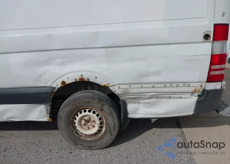 2015 Mercedes-Benz Sprinter 2500 High Roof из США, поврежденный, VIN WD3PE8DB1FP130809